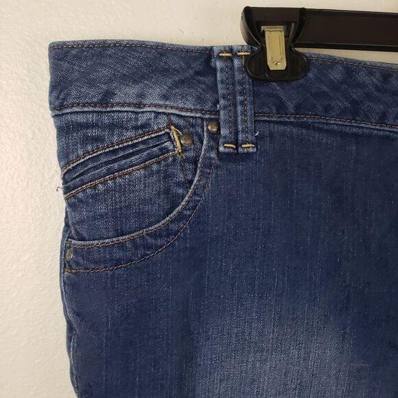 Women's Plus Size Lane Bryant Simply Straight Cut Off Frayed Denim Jeans Pants - Picture 9 of 11